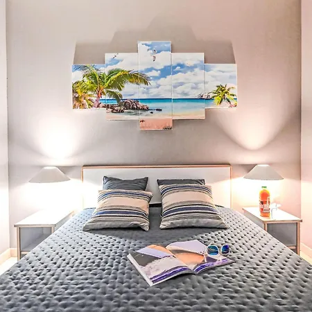Les Bastides - I3 049 By Interhome Appartement